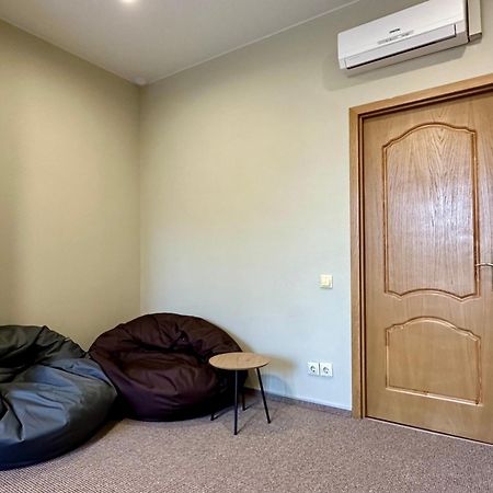 4Room Hostel Kyiv Exterior photo